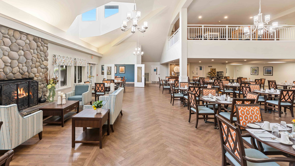 The dining room at Stone Lodge set for mealtime